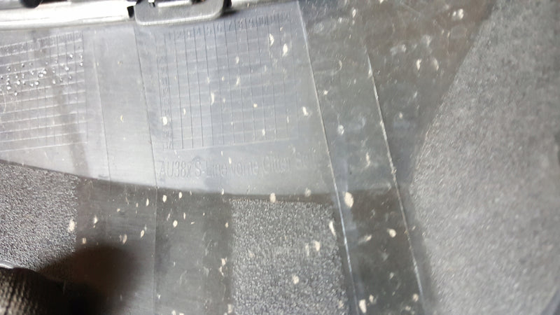 Kratki zderzaka przedniego AUDI A3 8Y0807681B/682B