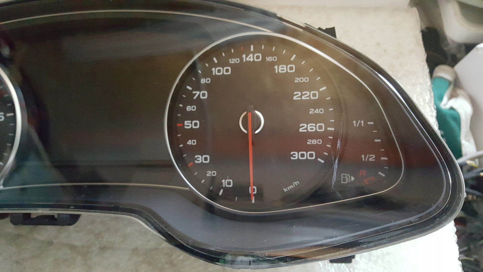 Licznik zegary AUDI Q7 4M0920781C demontaż