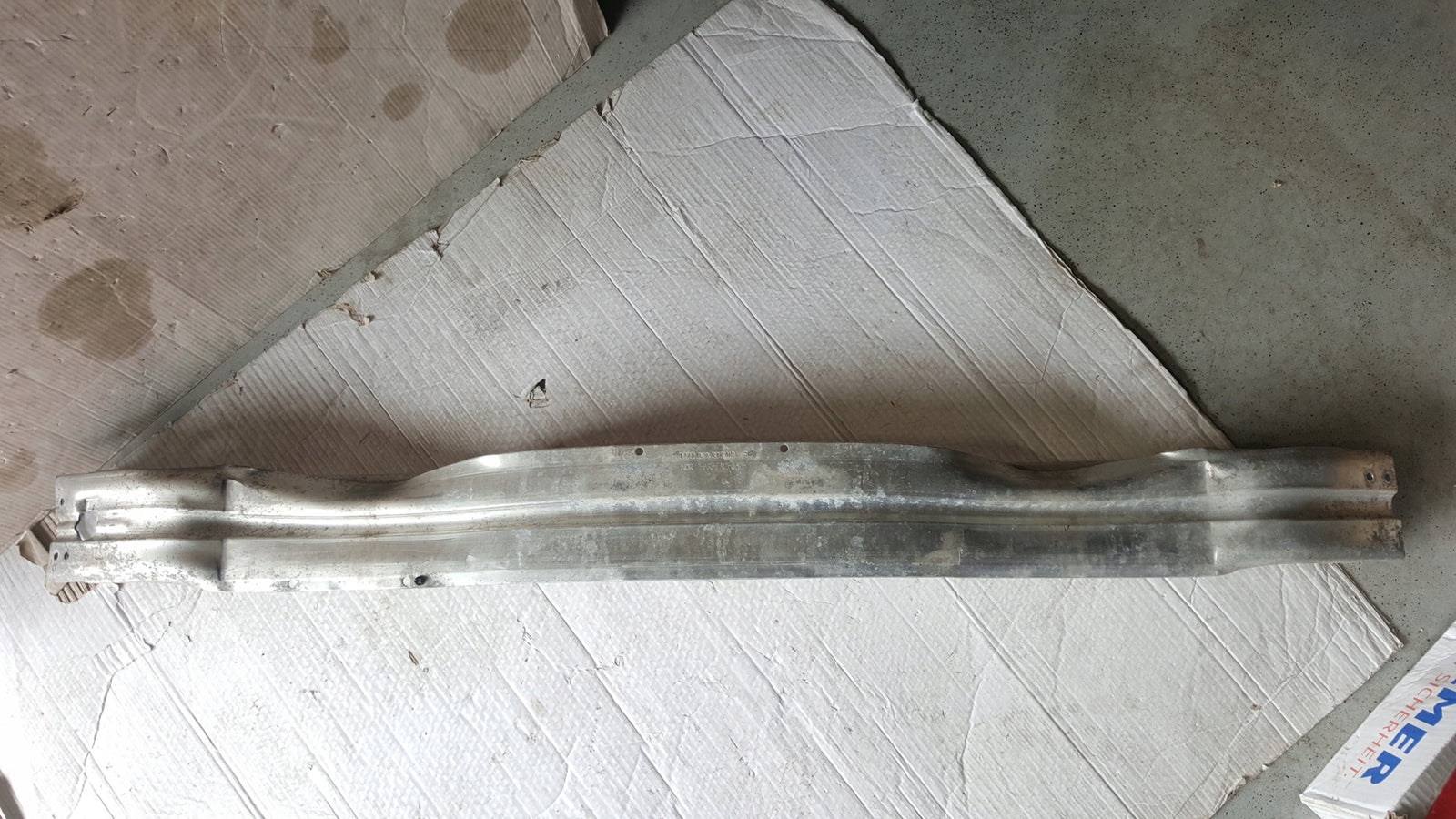 Belka zderzaka przedniego AUDI A4 (B8) A5 RS4 RS5 LIFT 8K0807113F demontaż