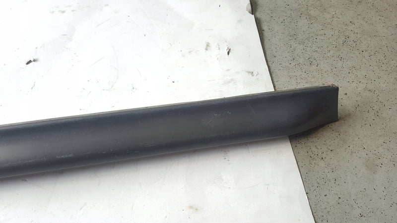 DOLNA LISTWA DRZWI PRAWA AUDI A6 C5 LIFT DEMONTAZ