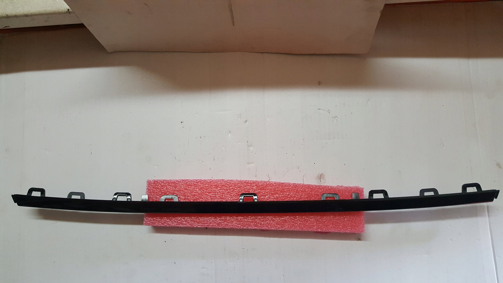 Listwa zderzaka tylnego AUDI A5 8W6853551D demontaż oryginał