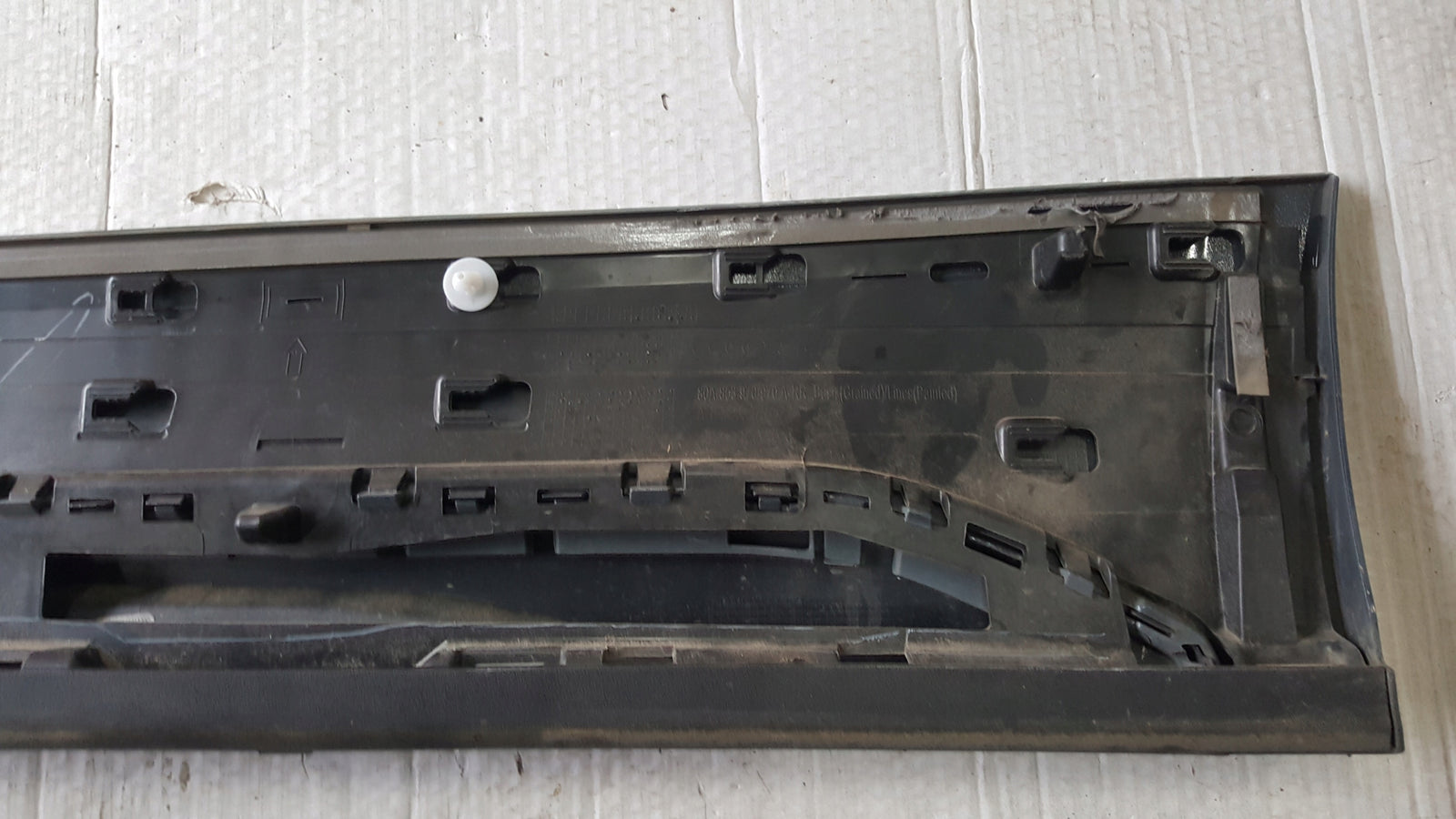 Listwa drzwi prawy tył AUDI Q5 80A853970A demontaż