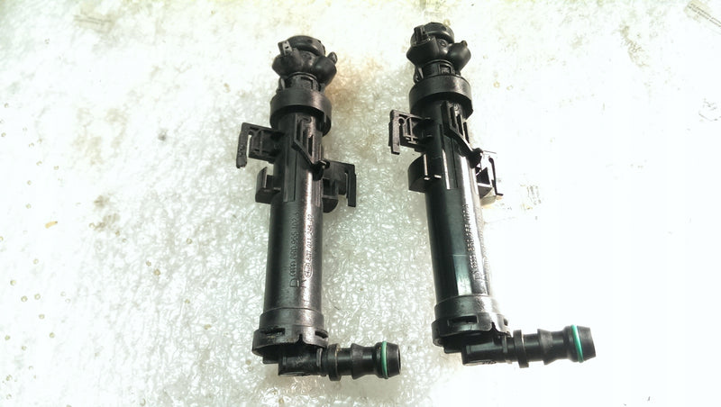 Prawy spryskiwacz reflektora AUDI Q5 8R0955102A