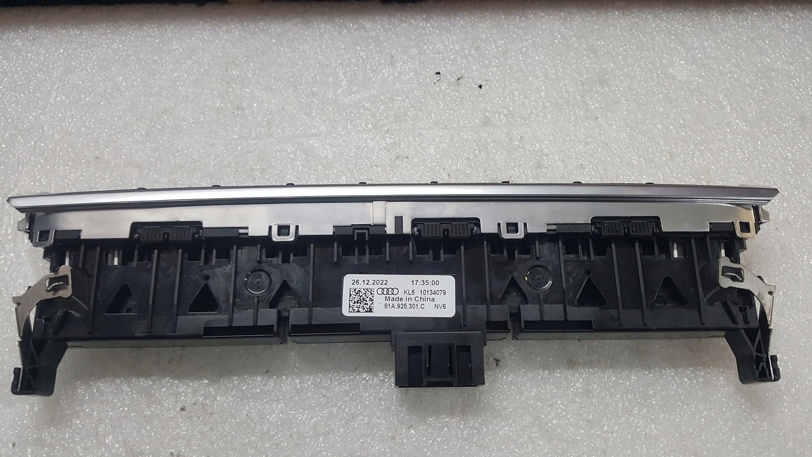 Panel przycisków AUDI Q2 81A925301C demontaż