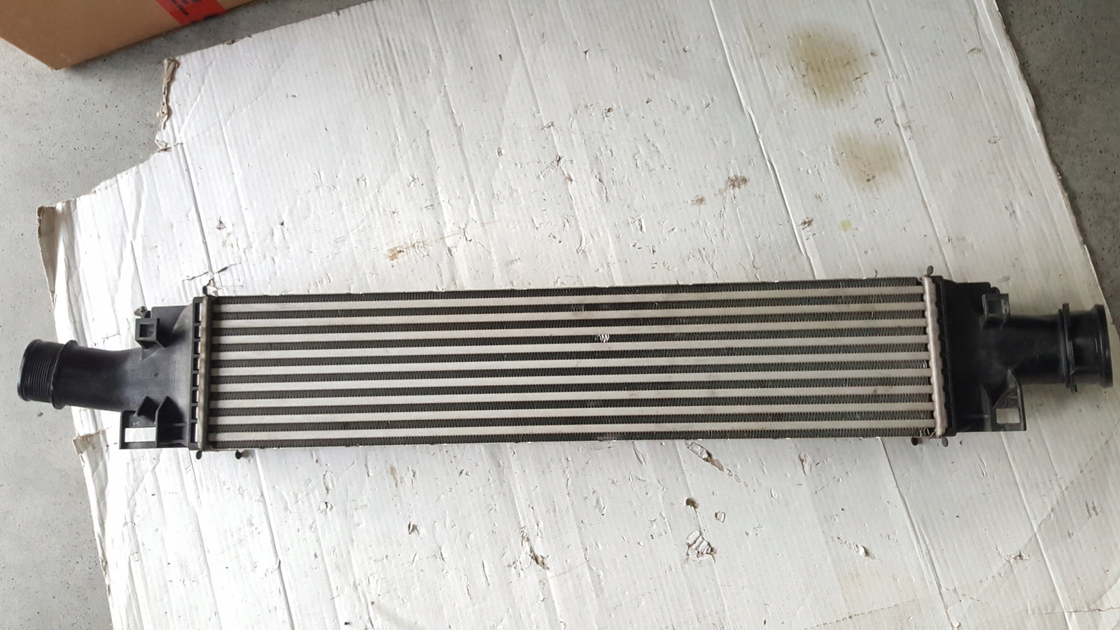 Chłodnica intercooler AUDI A4 (B9) A5 A6 (C8) A7 Q5 8W0145805AD demontaż