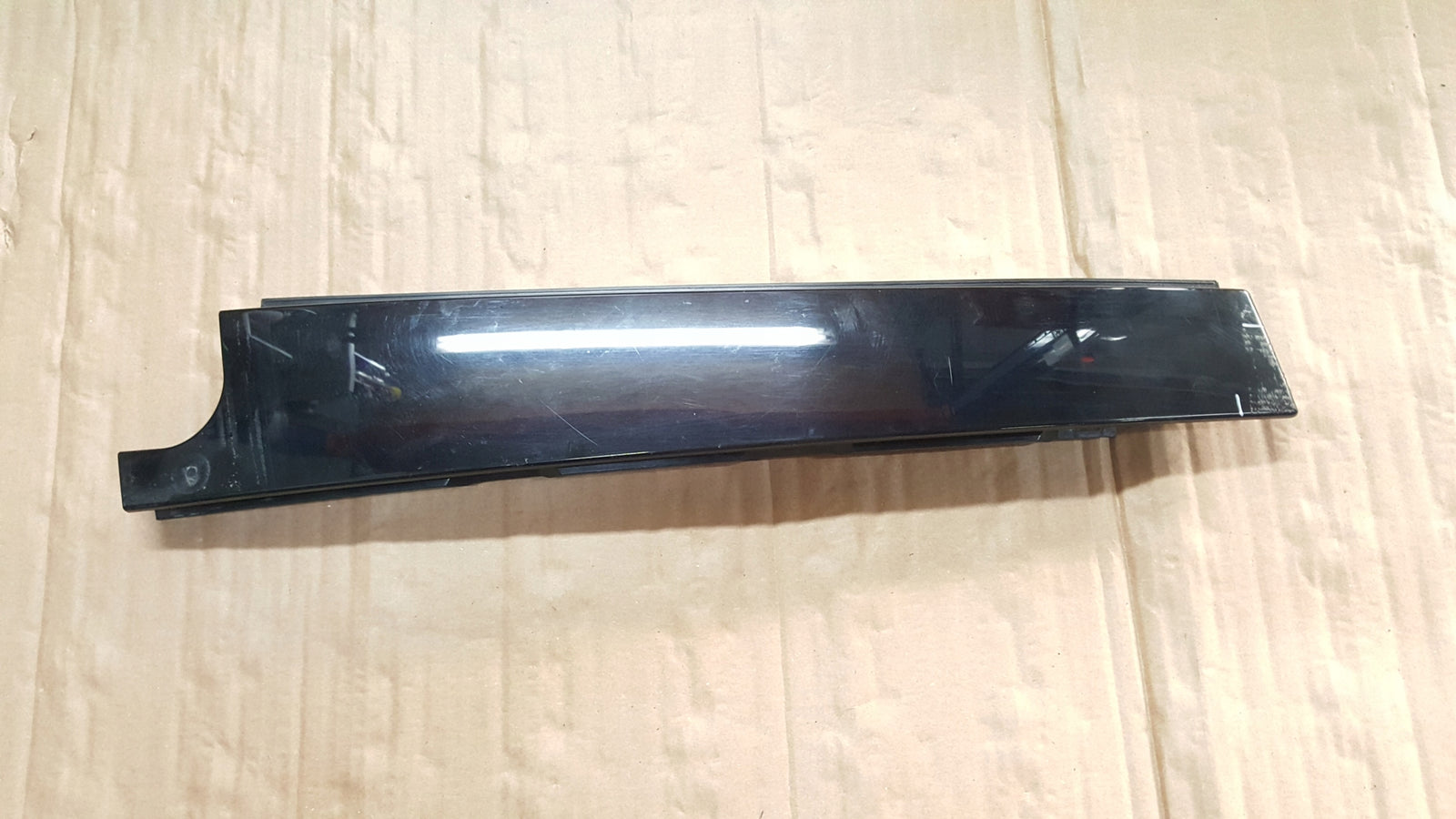 Volkswagen OE 5G6839901A listwa drzwi słupka