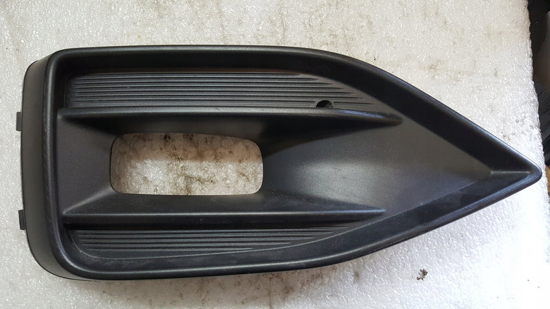Kratka zderzaka lewy przód SEAT TARRACO 5FJ853665B
