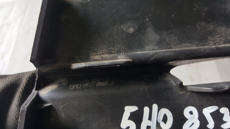 Kratka zderzaka prawy przód VW GOLF VIII 5H0853666J demontaż