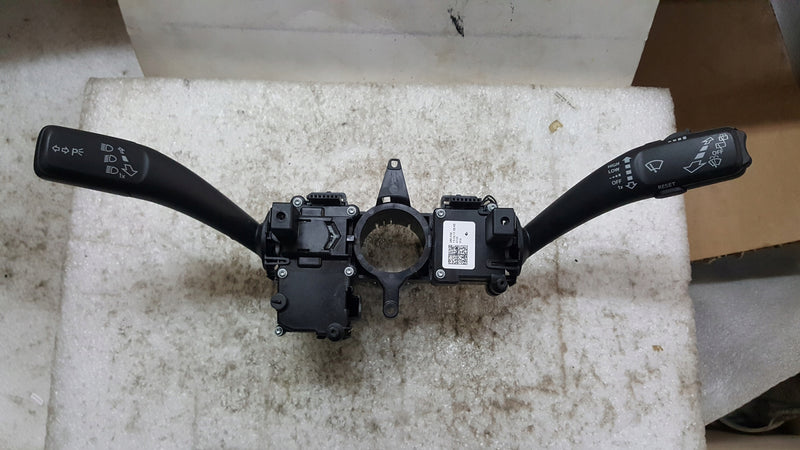 AUDI A5 A4 Q5 PRZEŁĄCZNIK ZESPOLONY MANETKI 8R0953502J