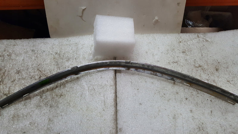 LISTWA ZDERZAKA PRZÓD CHROM PRAWA VW PASSAT B5 3B0807244