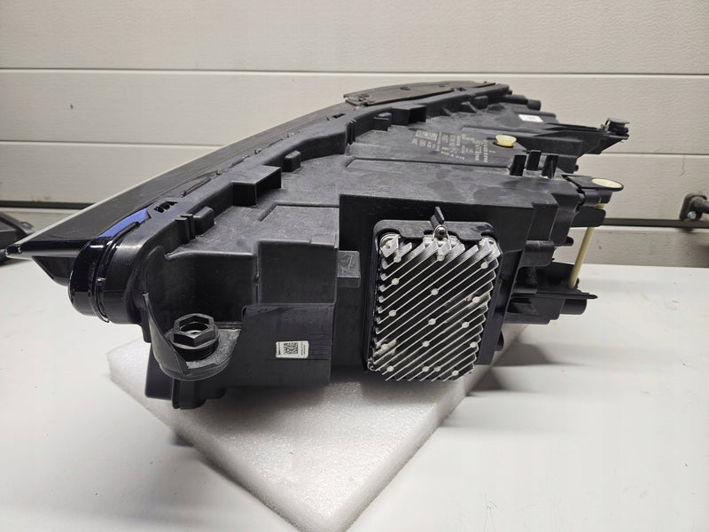 Pr kompletny Matrix laser AUDI Q4 E-TRON 89A941036 IDEAŁ