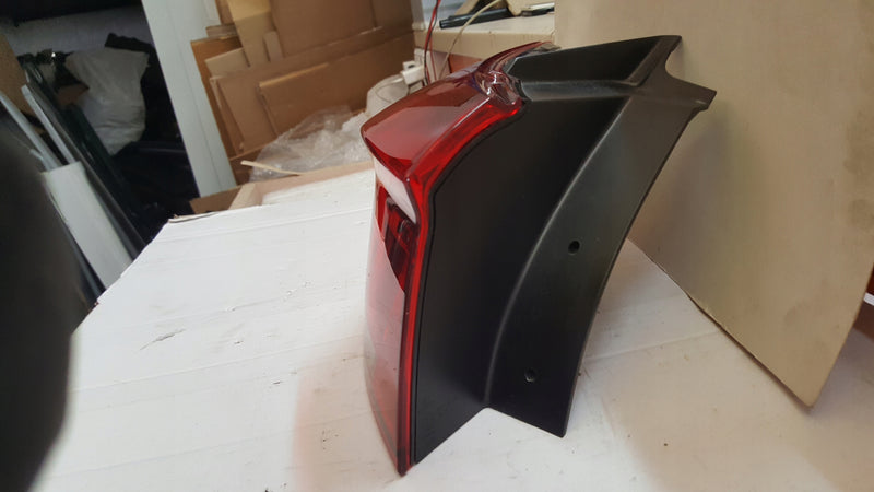 Kompletna tylna lewa lampa LED VW T-ROC 2GA945093B 2GA945095D demontaż