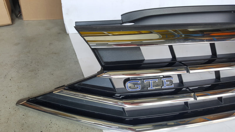 Atrapa grill -- VW PASSAT B8 GTE lift 3G0853653P demontaż