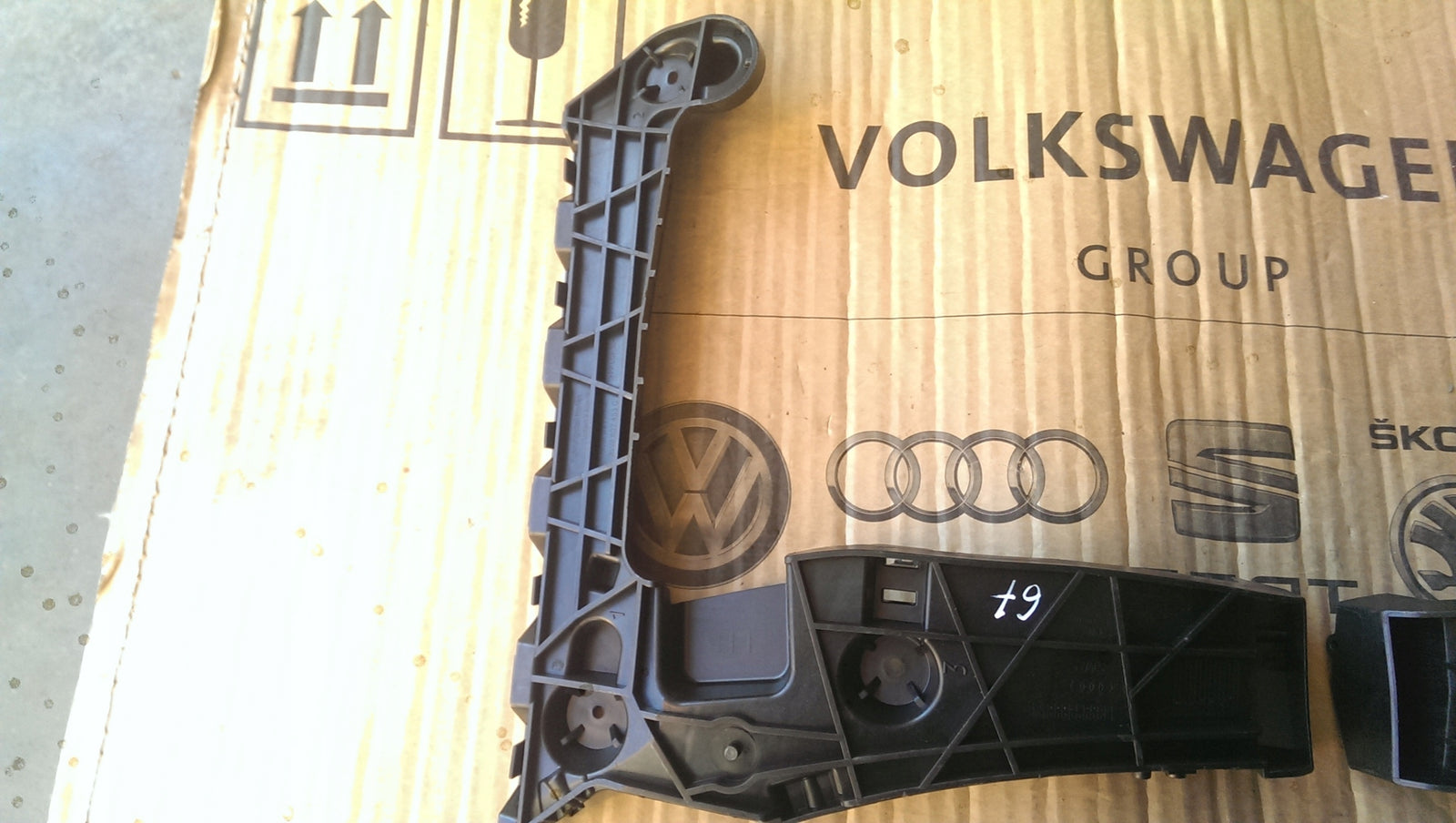 Ślizg zderzaka tył AUDI A4B9 kombi 8W9807453C/454C