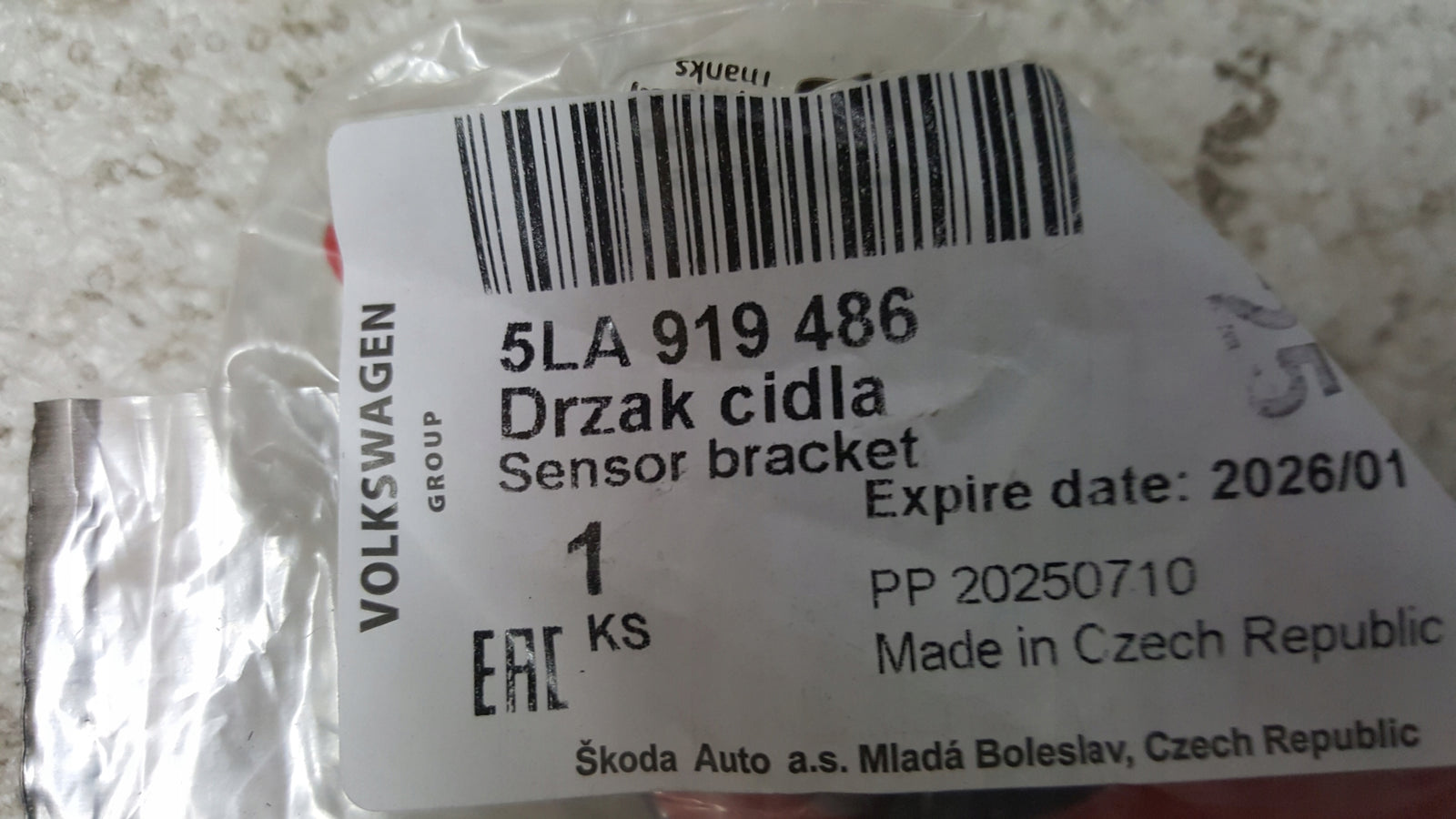 MOCOWANIE KOSZYCZEK CZUJNIKA PARKOWANIA SKODA ENYAQ 5LA919486
