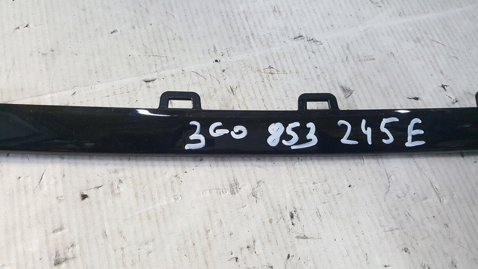 Środkowa listwa zderzaka przedniego VW PASSAT B8 3G0853245E NOWA ORYGINAŁ