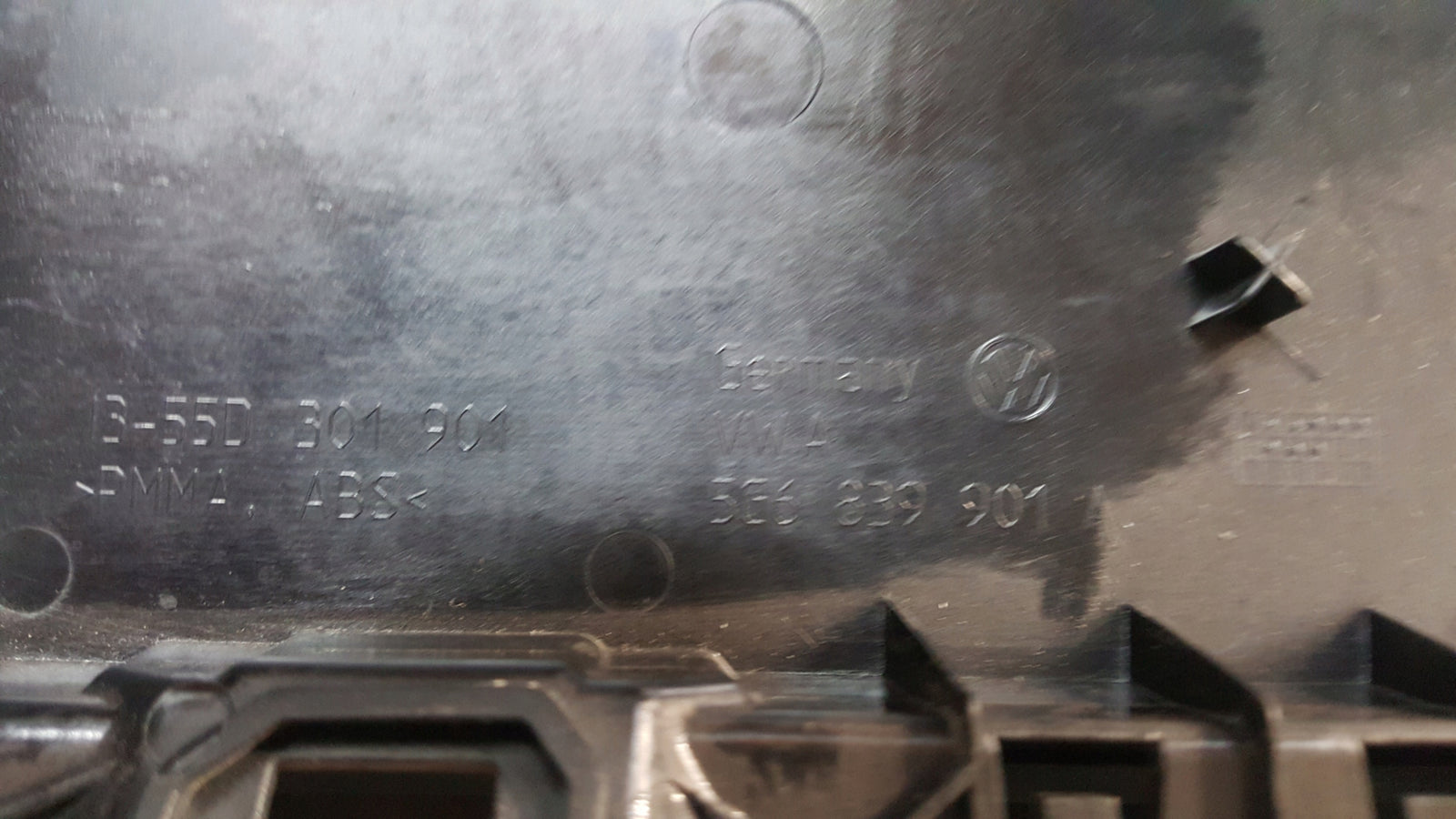 Volkswagen OE 5G6839901A listwa drzwi słupka