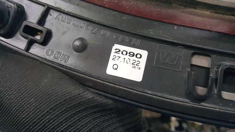 Listwa błotnika przedniego prawa strona AUDI E-TRON 4KE853718A demontaż