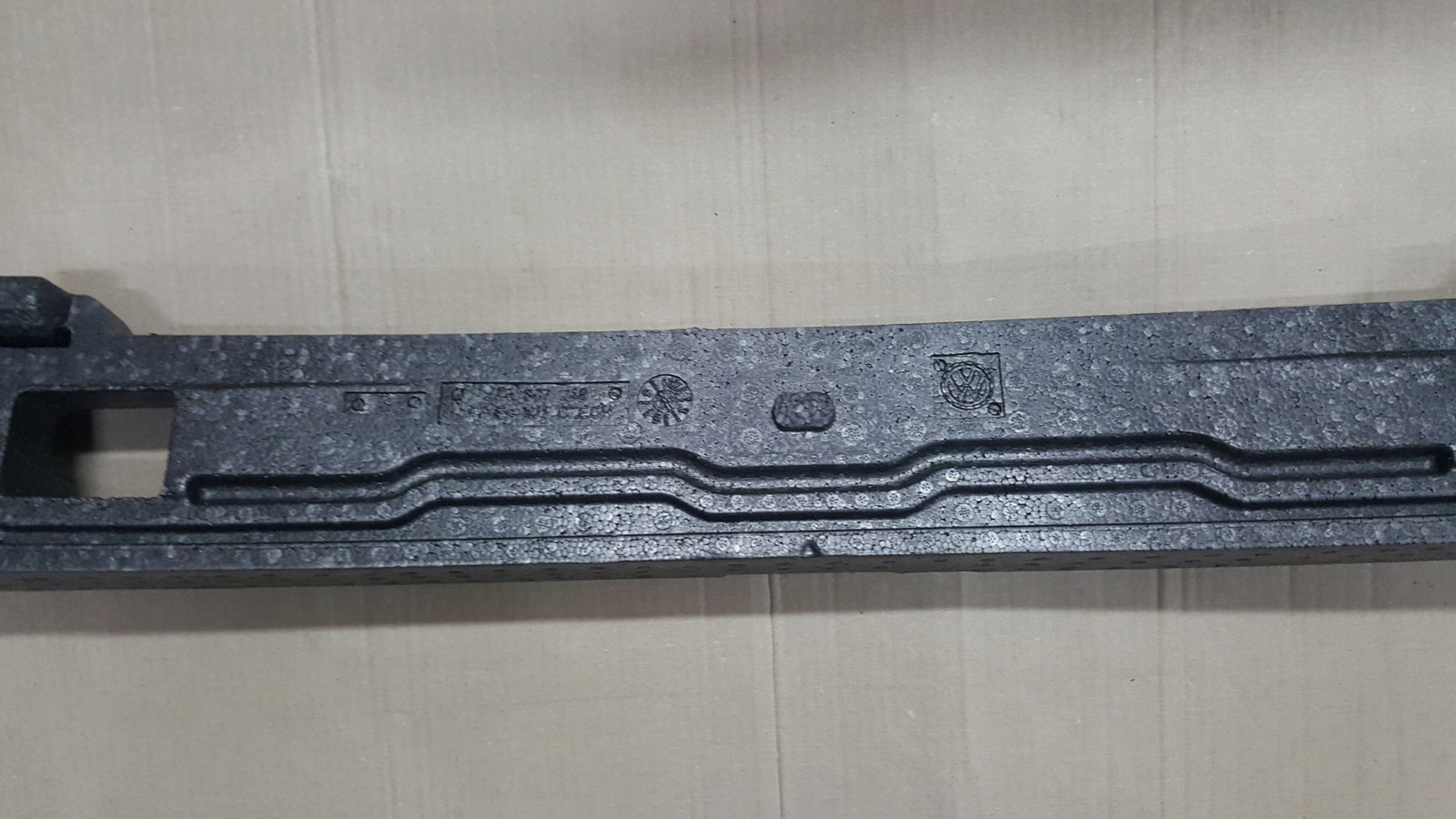 VW TOURAN II 15- ABSORBER ZDERZAKA PRZÓD 5TA807248