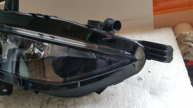 Prawy halogen VW GOLF VII 5G0941662F demontaż