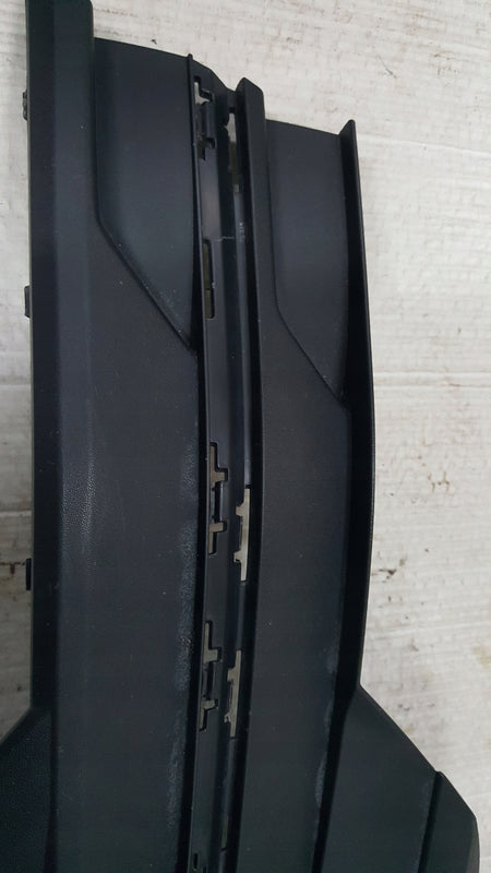 Kratka zderzaka lewy przód VW T6.1 7LA807489 demontaż