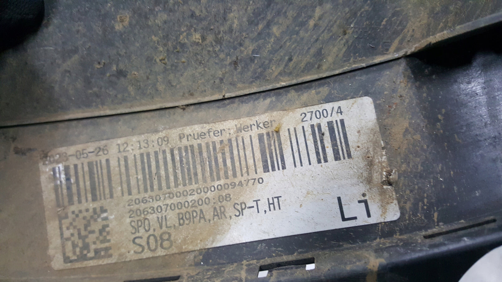 Narożnik listwa zderzaka lewy przód AUDI A4 (B9) ALLROAD 8W0807061B