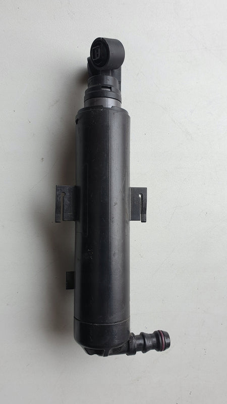 Pr spryskiwacz reflektora AUDI A4 8K0955102A