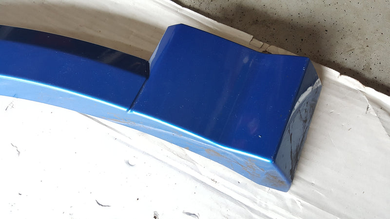 Listwa błotnika lewy przód AUDI Q2 81A853717A