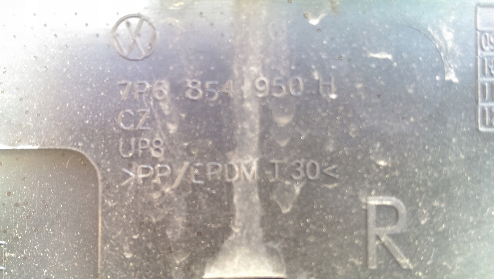Listwa drzwi prawy tył VW TOUAREG 7P6854950H