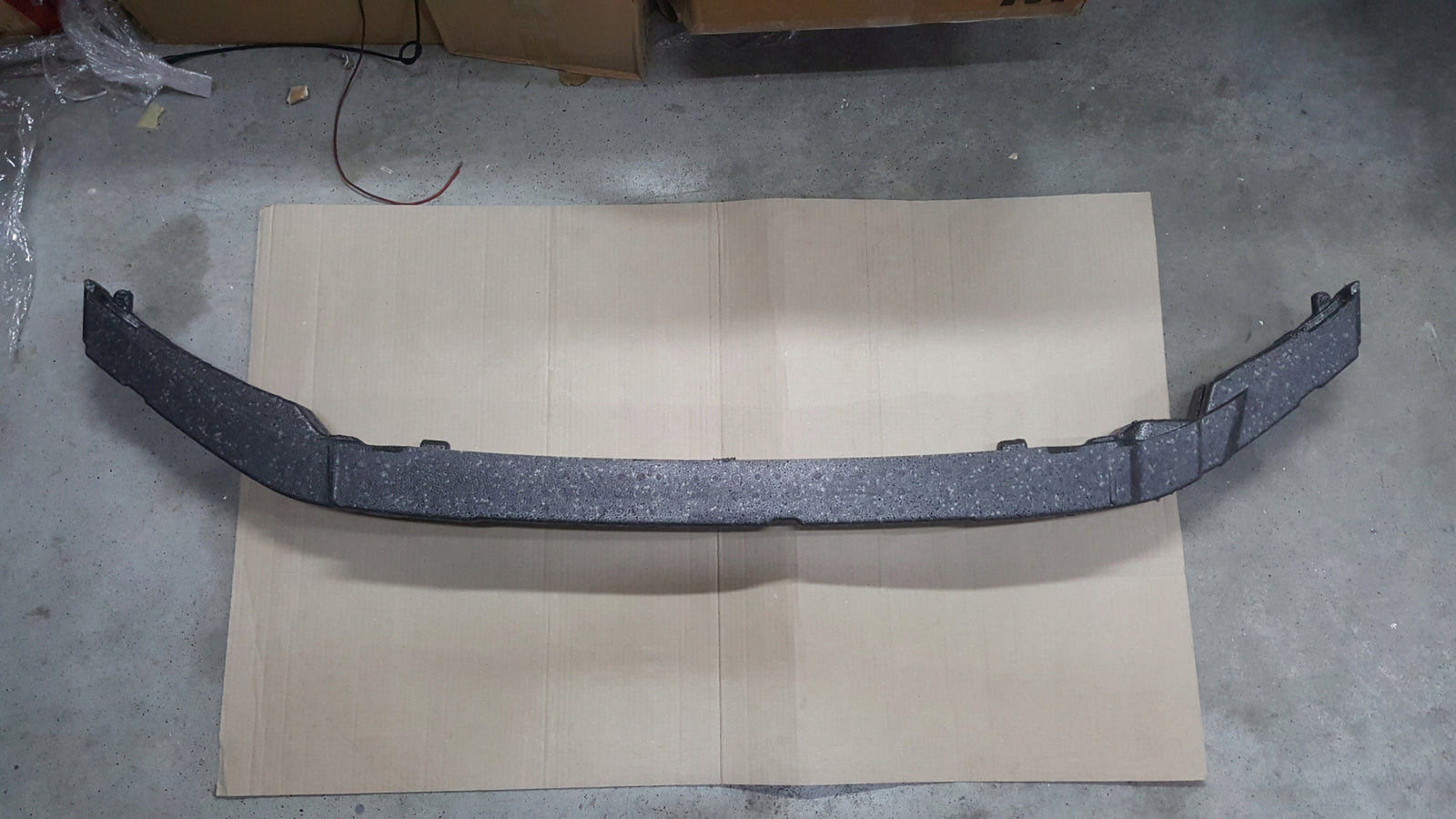 VW TOURAN II 15- ABSORBER ZDERZAKA PRZÓD 5TA807248