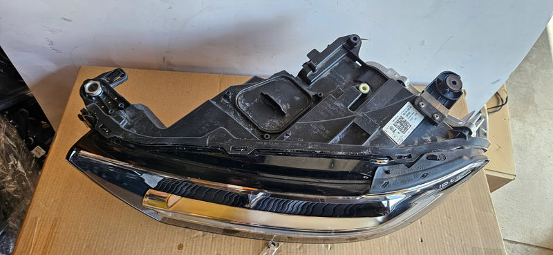 2GA941035AH LEWY ful led IQ.LIGHT Vw T-ROC LIFT 2021r demontaż