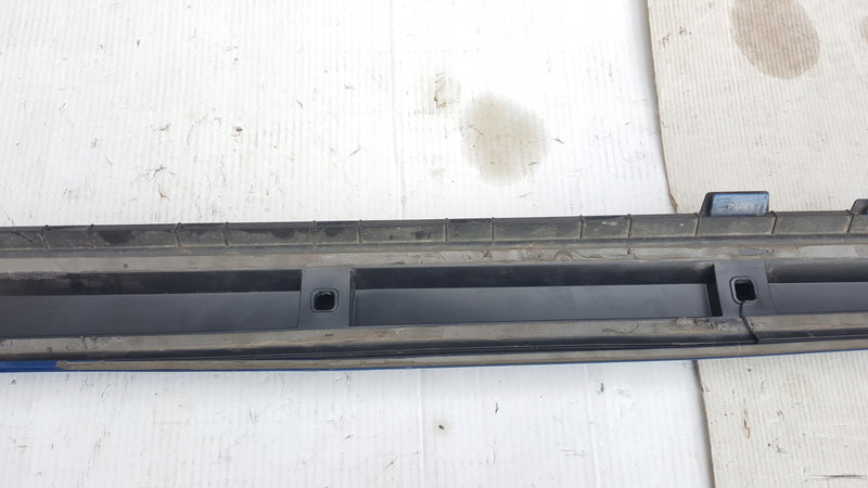 Listwa progowa prawa strona AUDI A3 cabrio 8V7853860