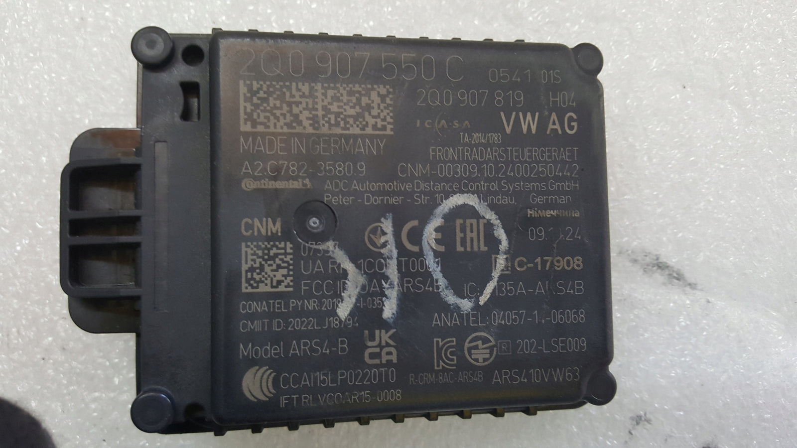 Radar sensor distronic VW AUDI SEAT SKODA 2Q0907550C demontaż