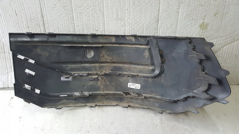Kratka zderzaka tylnego lewa strona AUDI Q5 80F807319 demontaż