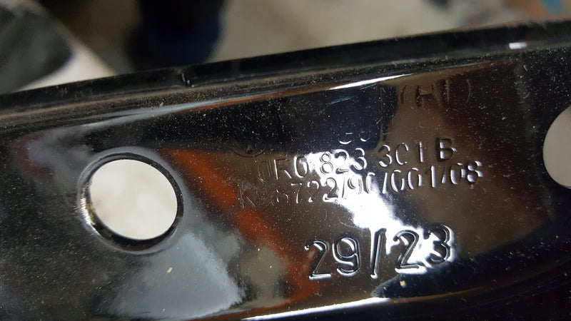 VOLKSWAGEN POLO V 2009-2017 ZAWIASY MASKI LEWY + PRAWY KOMPLET 6R0 ORYGINAŁ