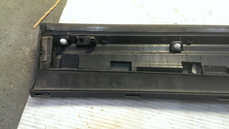 Listwa drzwi prawy przód AUDI Q3 8U0853960G
