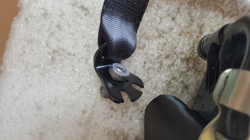 PAS BEZPIECZEŃSTWA VW CADDY 2K7857806H TYŁ PRAWY