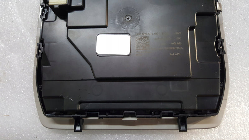 Lampka podsufitki LED- VW GOLF VIII 5H0959561AG demontaż