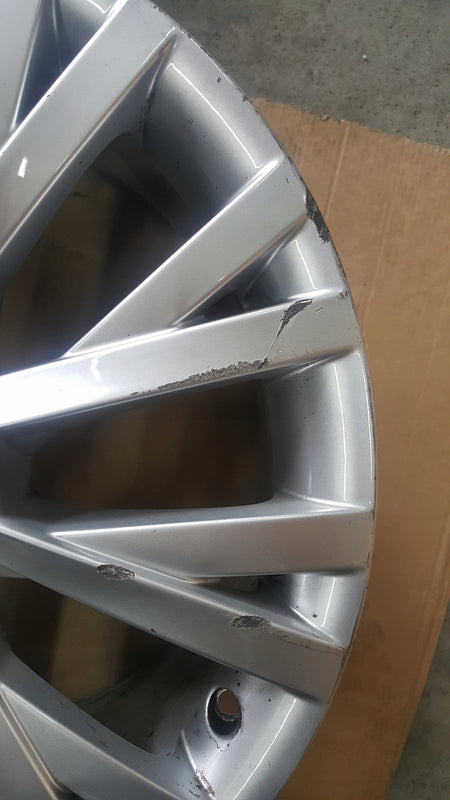 SKODA SUPERB III 8x18 ET44 5x112 3V0601025AN 3V0601025CD