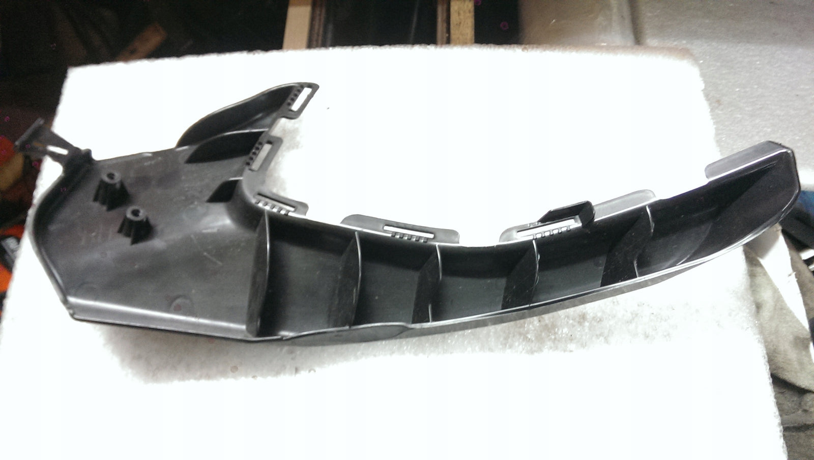 Ślizg zderzaka prawy przód AUDI A6 C8 4K0807098