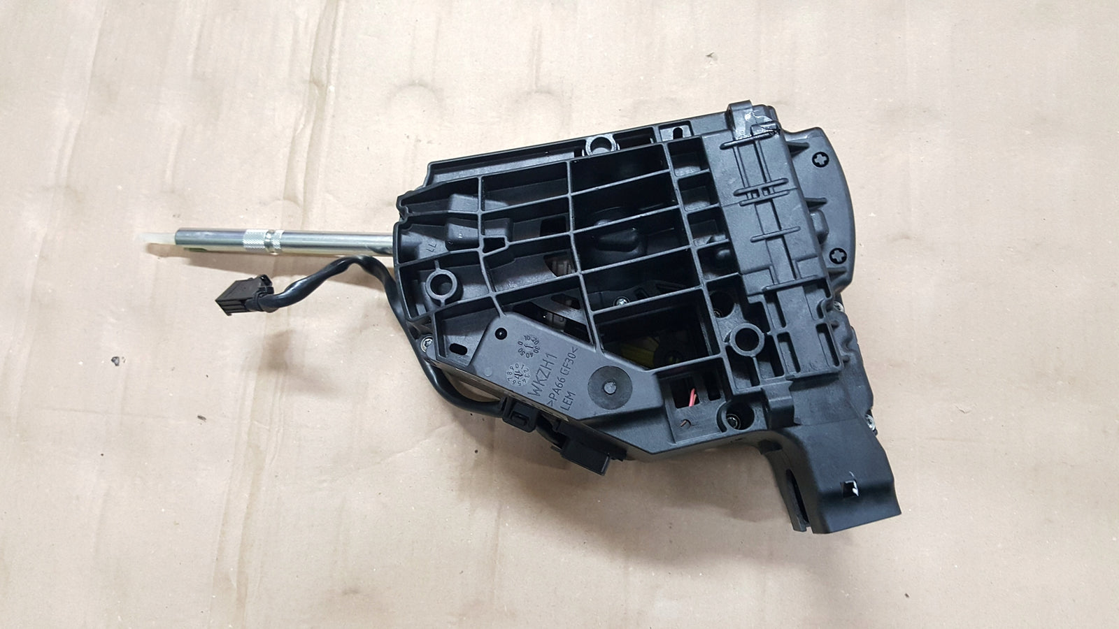 WYBIERAK LEWAREK 5QH713025G VW SKODA AUDI