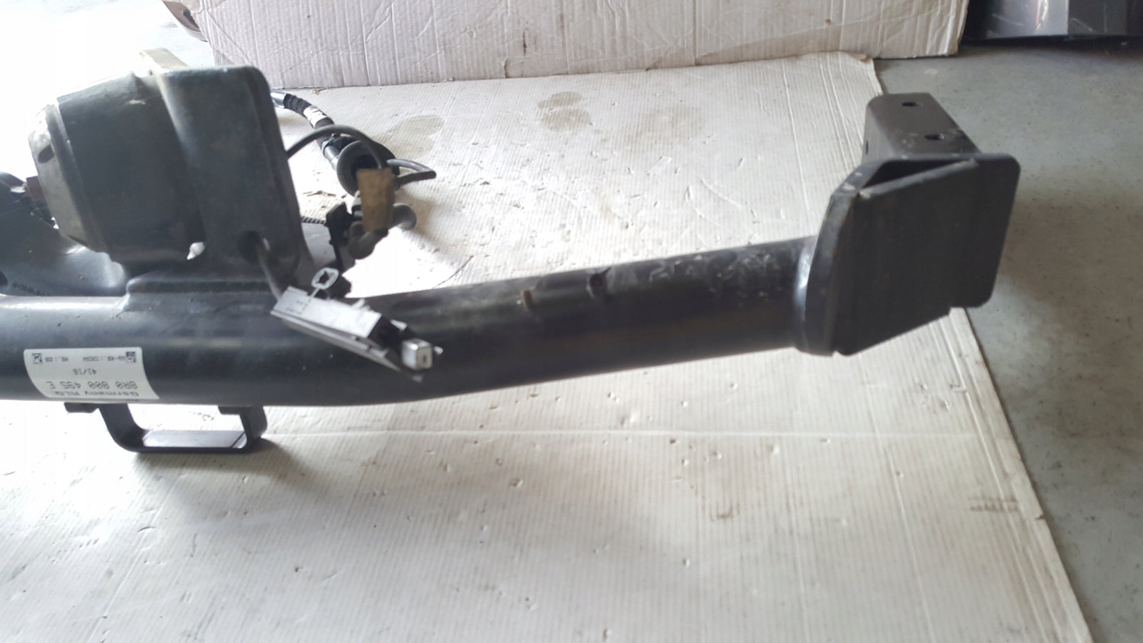 Hak holowniczy AUDI Q5 8R0800495E + wiązka 8R0971541C demontaż