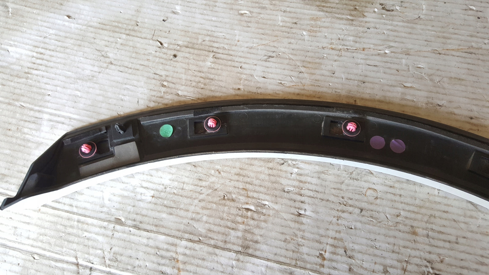 Listwa błotnika prawy tył AUDI Q8 4M8853818