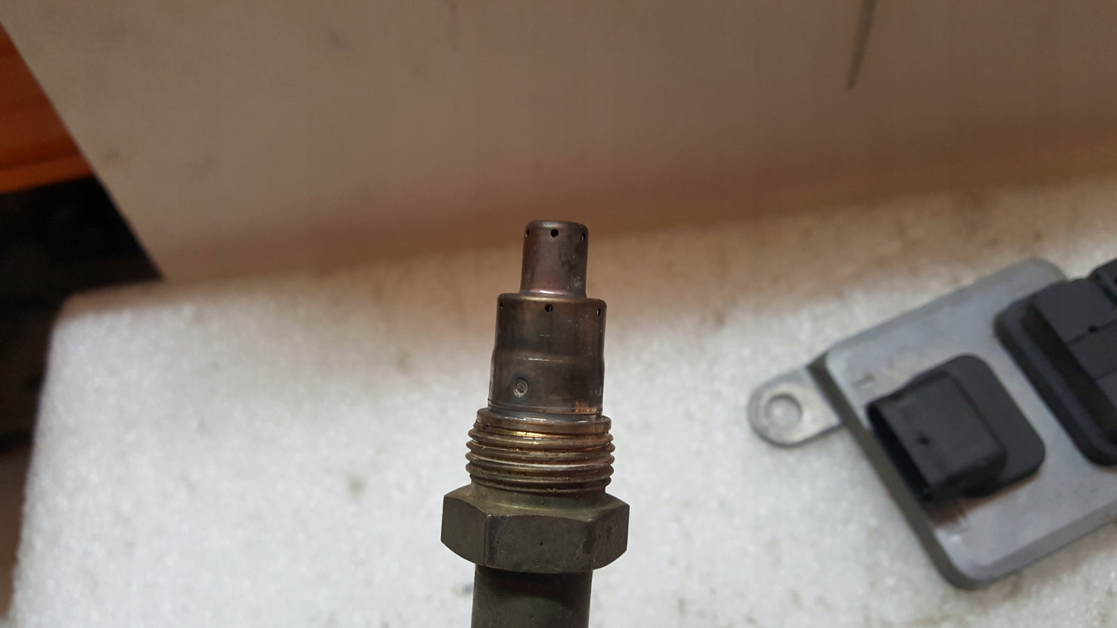 Sonda lambda czujnik NOX VW-- AUDI 059907807J demontaż