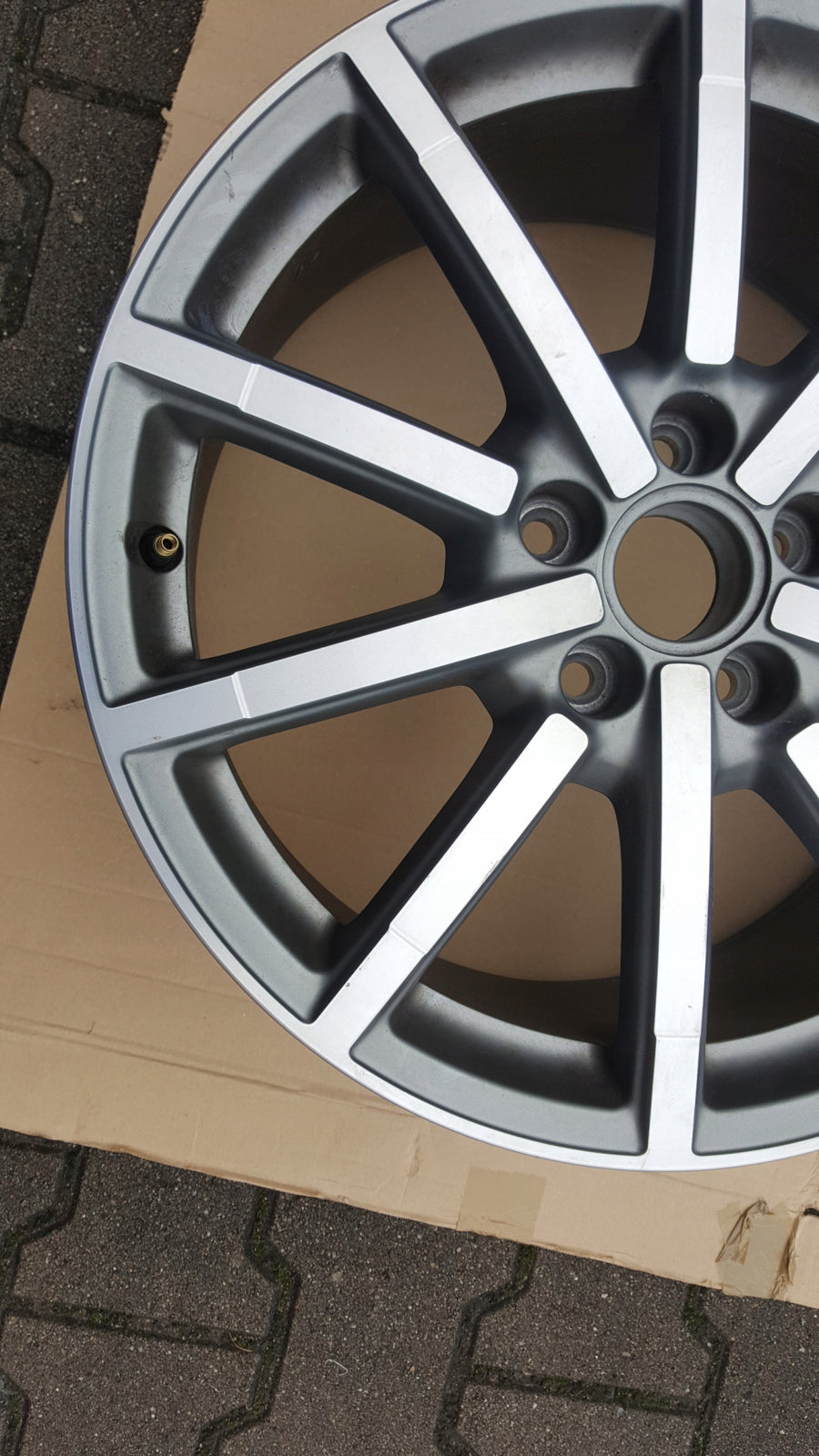 Felga Audi A3 S3 R18 7.5J ET51 5x112 8V0601025AL 8V0601025AM
