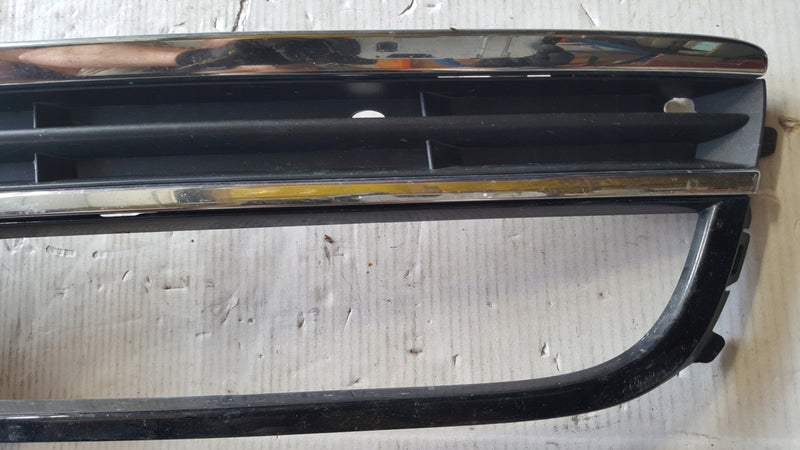 Kratka zderzaka prawy przód VW PASSAT B7 3AA853666A