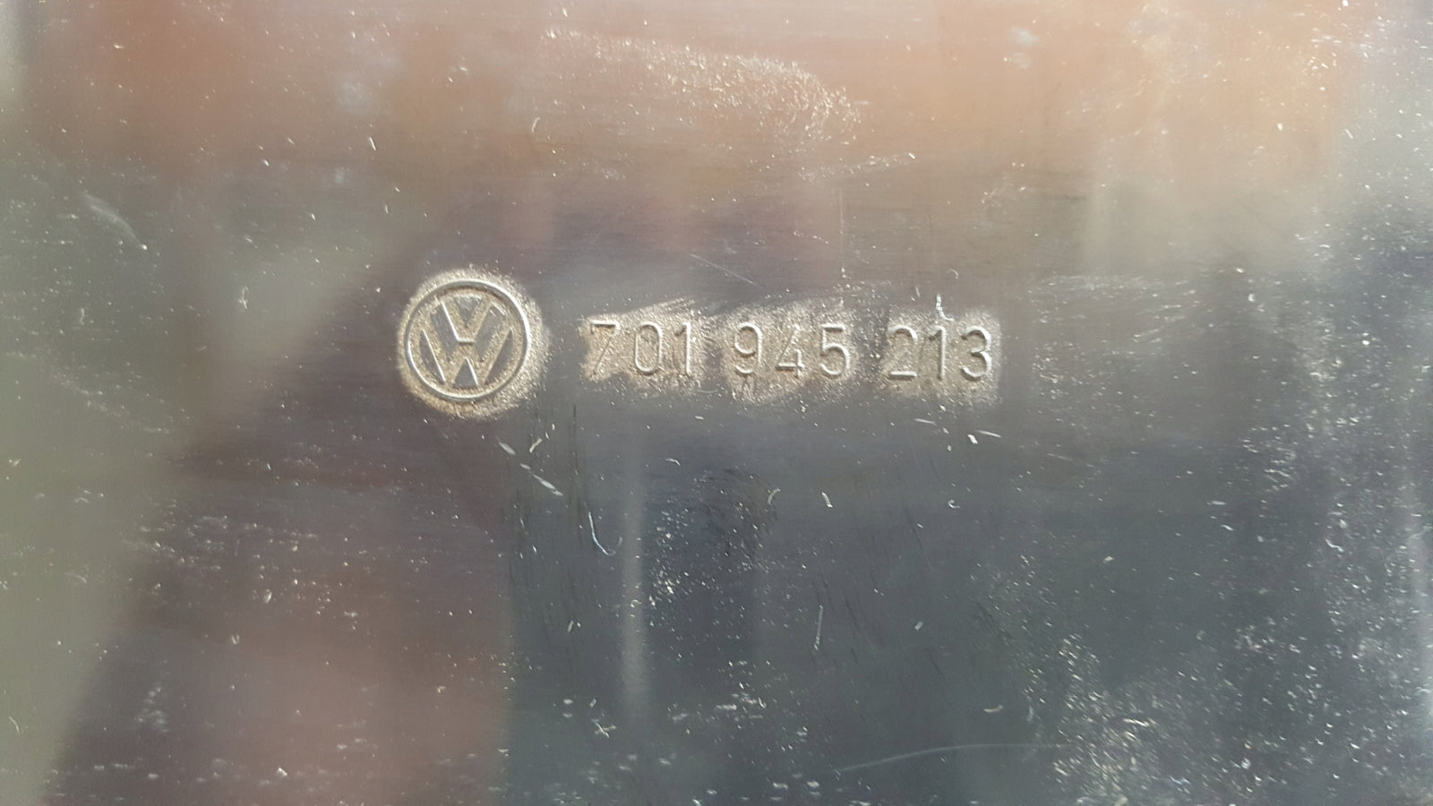 Obudowa górnego światła hamowania 701945213 VW T4 Caravelle 93-03