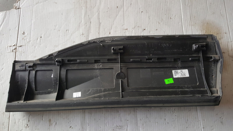 Listwa drzwi lewy tył AUDI Q4 e-tron 89A853969A demontaż
