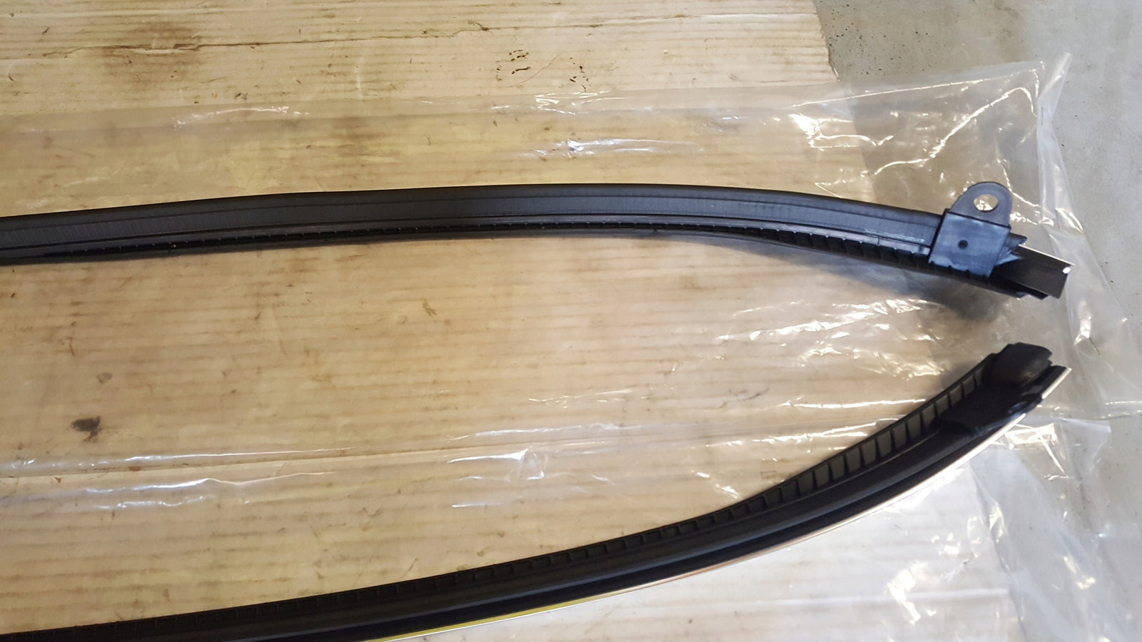Listwy chrom L+P VW BEETLE cabrio 5C3853299D/300D