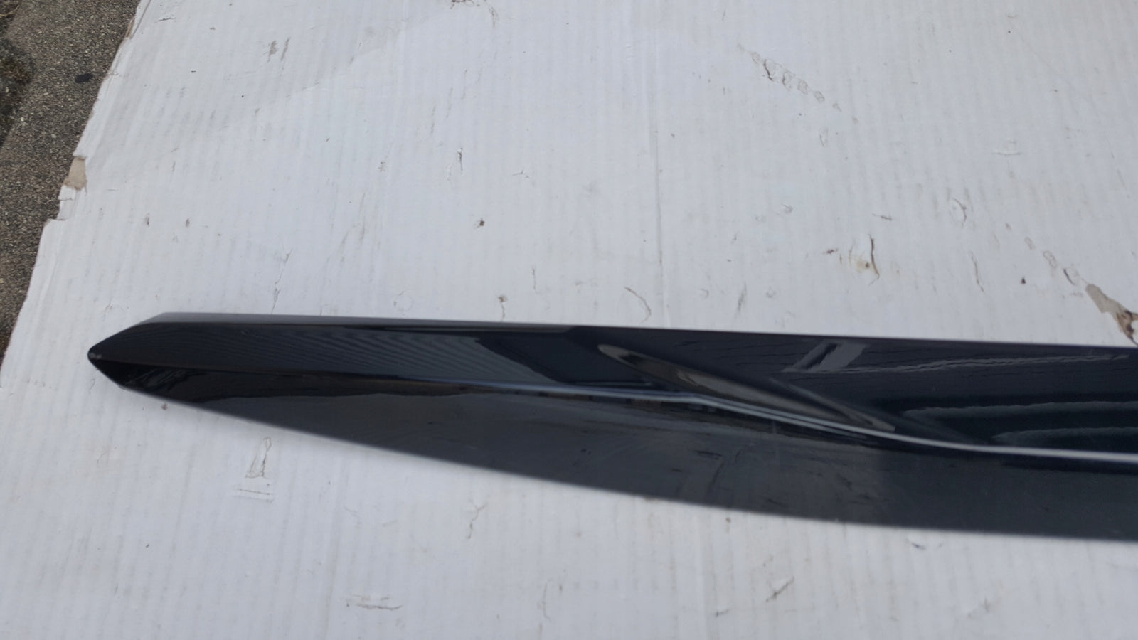 Listwa progowa lewa strona AUDI A3 8Y0853855 demontaż